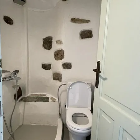 Camaraki House , Chora *